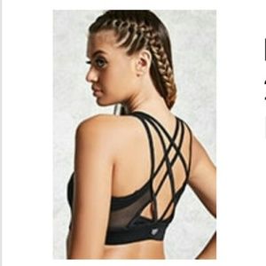 Medium sports bra strappy back